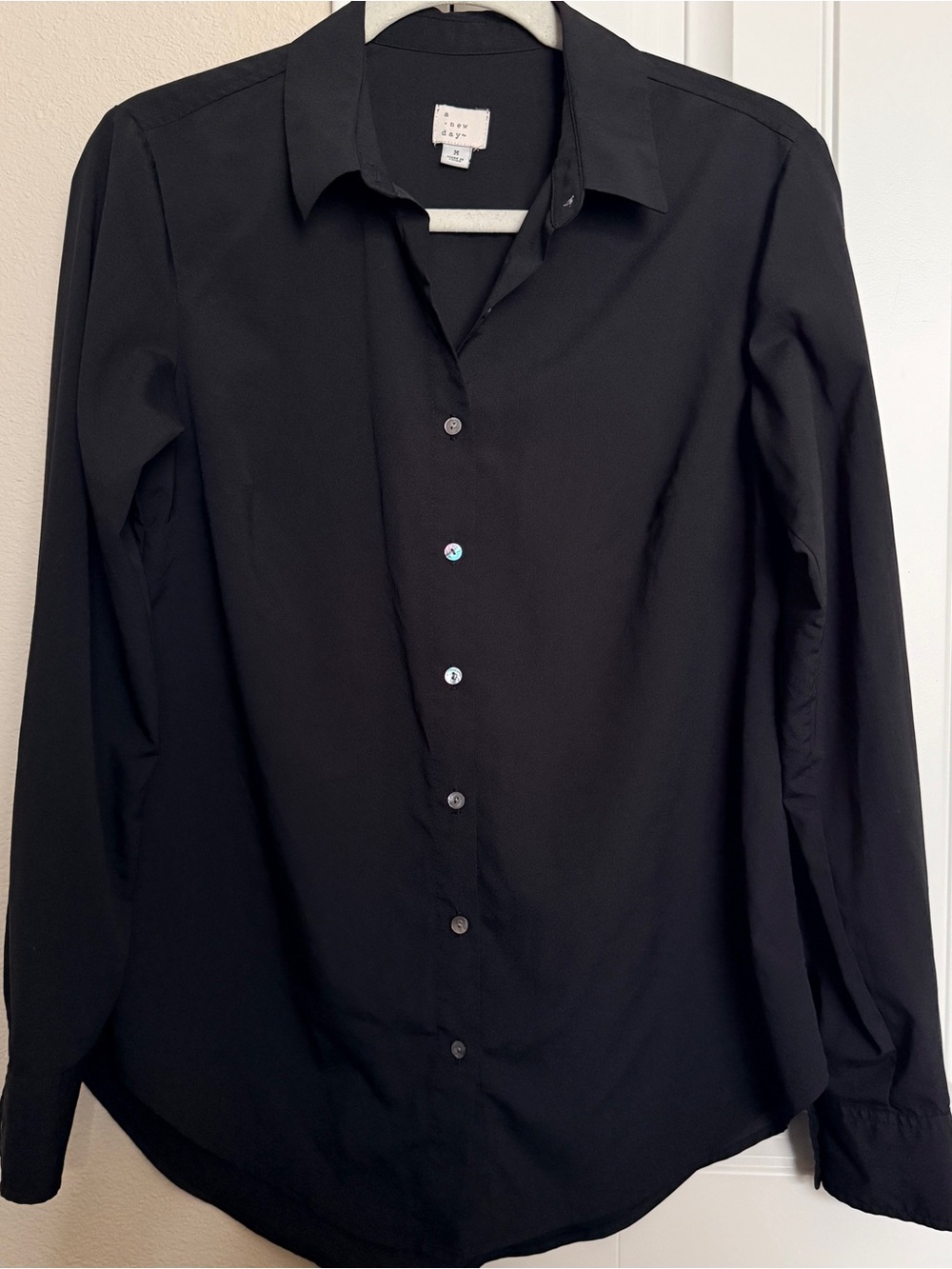 a new day Black Women’s Long-Sleeve Button Shirt Size M